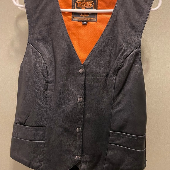 COPY - New Women’s Leather Riding Jacket, Vest & Chaps - Picture 7 of 9